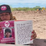 MADRE BUSCADORA CECI FLORES MANDA UNA CARTA AL CHAPO PARA LOCALIZAR A DESAPARECIDOS POR EL CÁRTEL DE SINALOA
