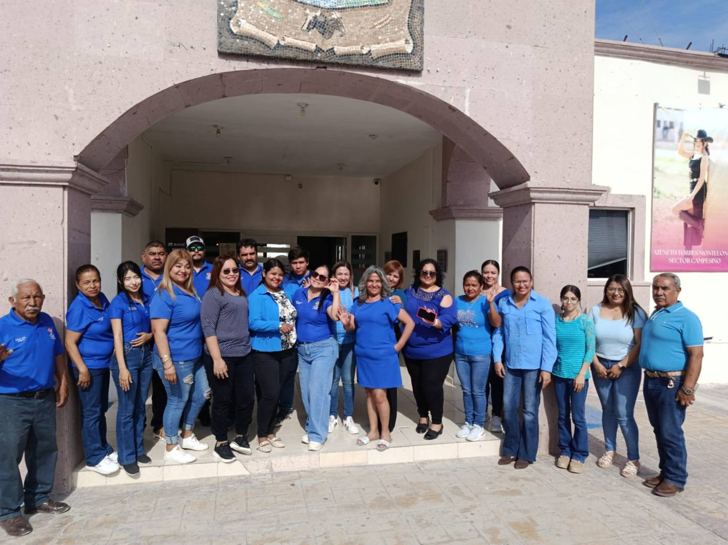 CASTAÑOS SE ILUMINA DE AZUL POR EL DÍA DE LA CONCIENTIZACIÓN SOBRE EL AUTISMO