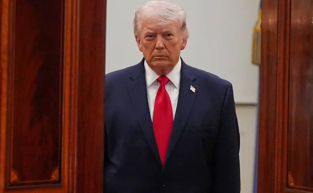 TRUMP CONFIESA QUE QUERRÍA “QUEDARSE CON EL PETRÓLEO” DE IRÁN; LAMENTA QUE ESTADOUNIDENSES PIDAN EL FIN DE LA GUERRA