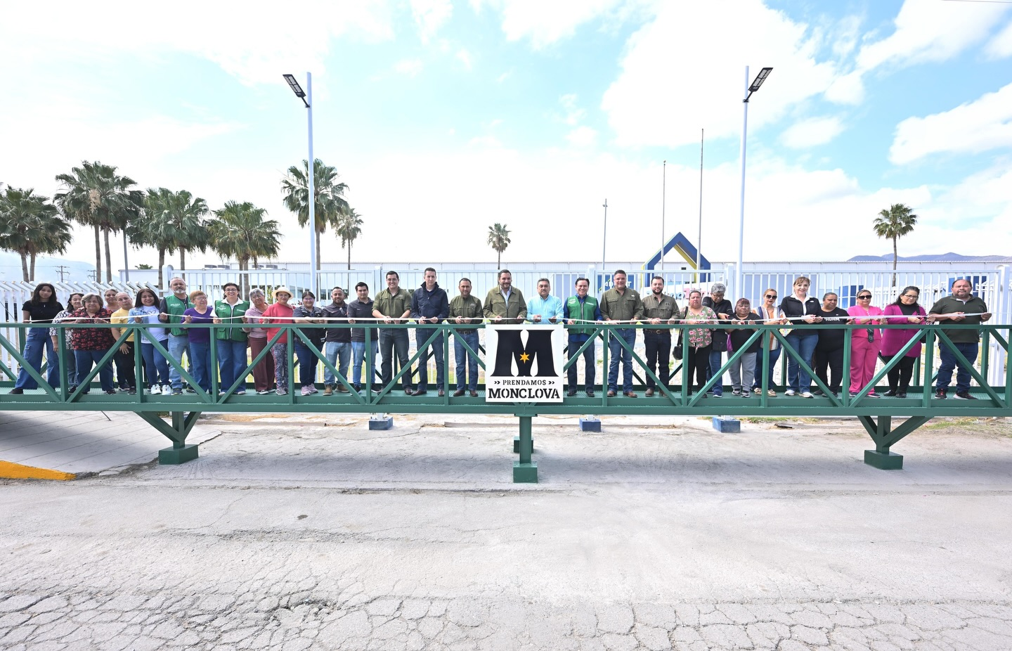 ENTREGAN PUENTES PEATONALES EN MONCLOVA CON INVERSIÓN SUPERIOR A 1.9 MDP