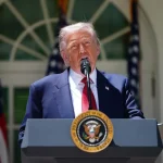 TRUMP INVOCA TRIUNFO DE LA II GUERRA MUNDIAL; LLAMA A MANTENER HEGEMONÍA MILITAR DE EU