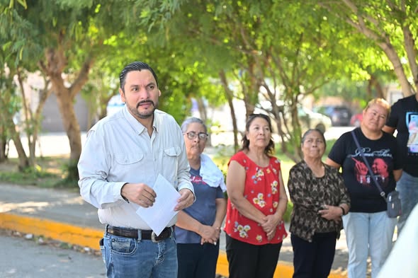 MANTIENE CARLOS VILLARREAL CERCANÍA CON LA CIUDADANÍA A TRAVÉS DE RECORRIDOS EN COLONIAS