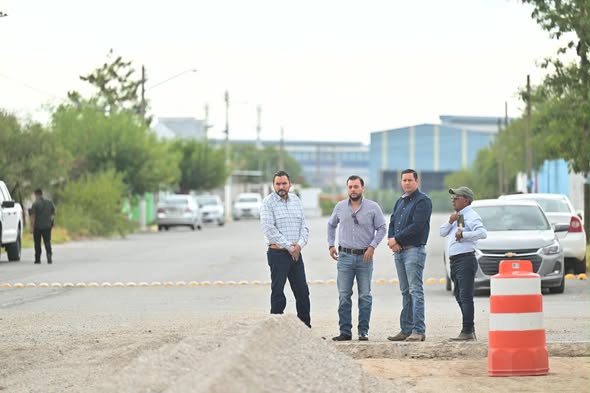 SUPERVISA CARLOS VILLARREAL OBRAS DE PAVIMENTACIÓN Y REHABILITACIÓN DE ESPACIOS PÚBLICOS EN MONCLOVA
