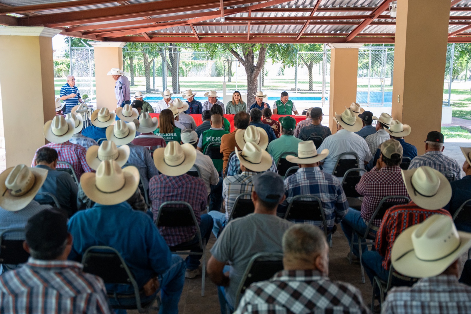 FORTALECEN AL CAMPO DE CASTAÑOS CON INCENTIVOS PARA TRACTORES