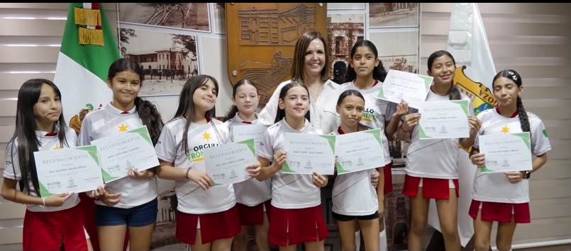 RECONOCE SARI PÉREZ A CAMPEONAS NACIONALES ESCOLARES DE FRONTERA