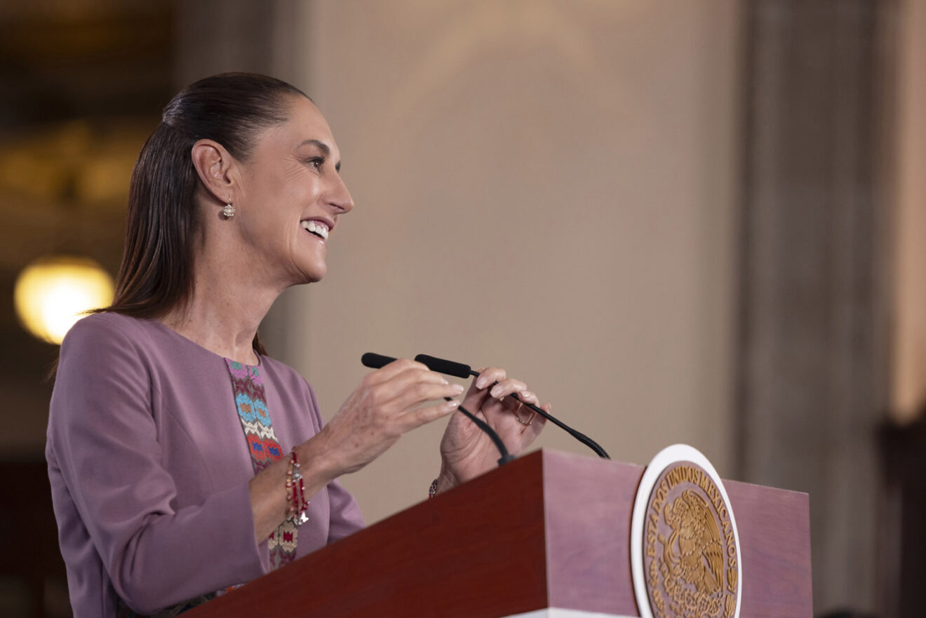 DESEA SHEINBAUM SUERTE A SELECCIÓN NACIONAL ANTE CHEQUIA