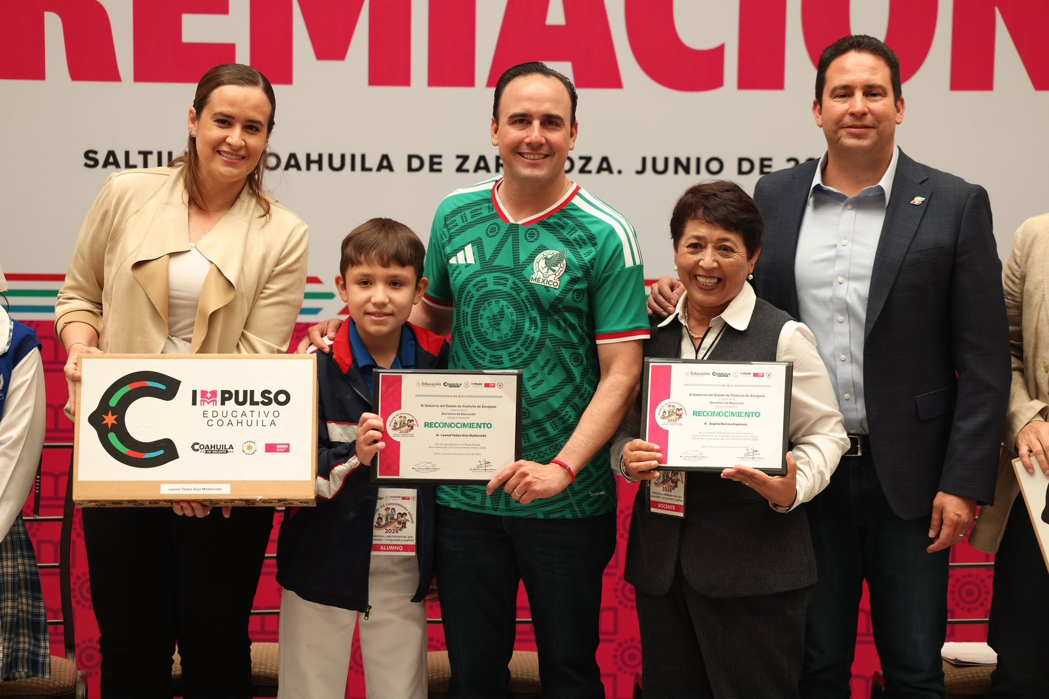 RECONOCE MANOLO JIMÉNEZ A GANADORES DE LA OLIMPIADA DEL CONOCIMIENTO INFANTIL 2026