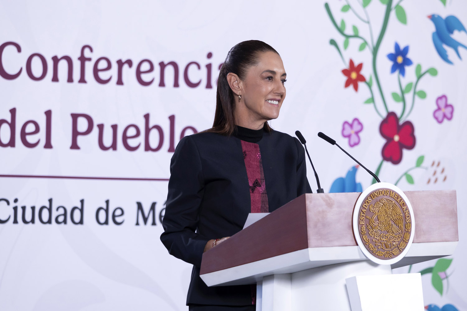 SHEINBAUM DECRETA HOME OFFICE Y SUSPENSIÓN DE CLASES EN CDMX POR INAUGURACIÓN DEL MUNDIAL 2026