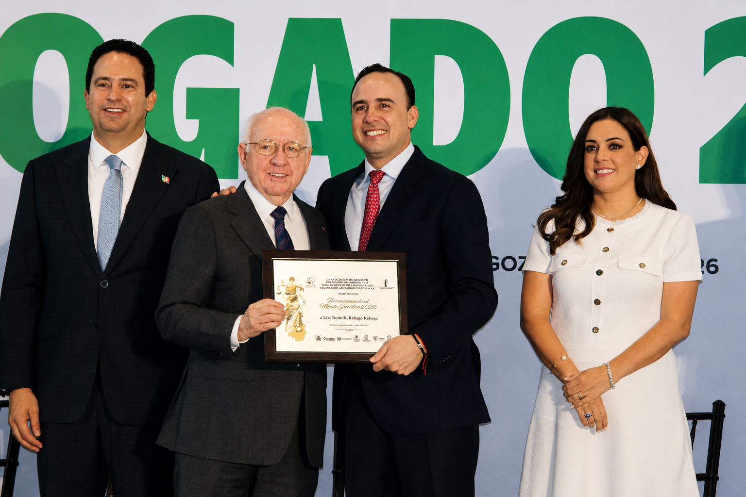 RECONOCEN TRAYECTORIA DE DESTACADOS JURISTAS COAHUILENSES EN EL DÍA DEL ABOGADO