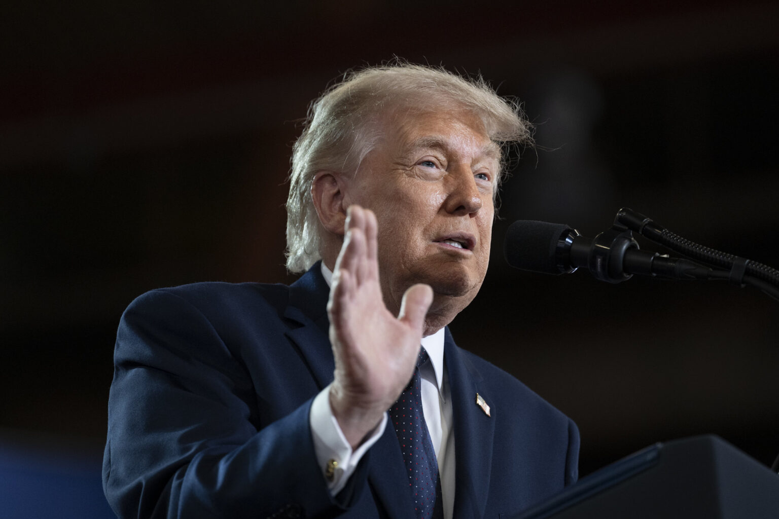 TRUMP SEÑALA SU INTENCIÓN DE QUE ESTADOS UNIDOS SEA QUIEN ADMINISTRE EL ESTRECHO DE ORMUZ
