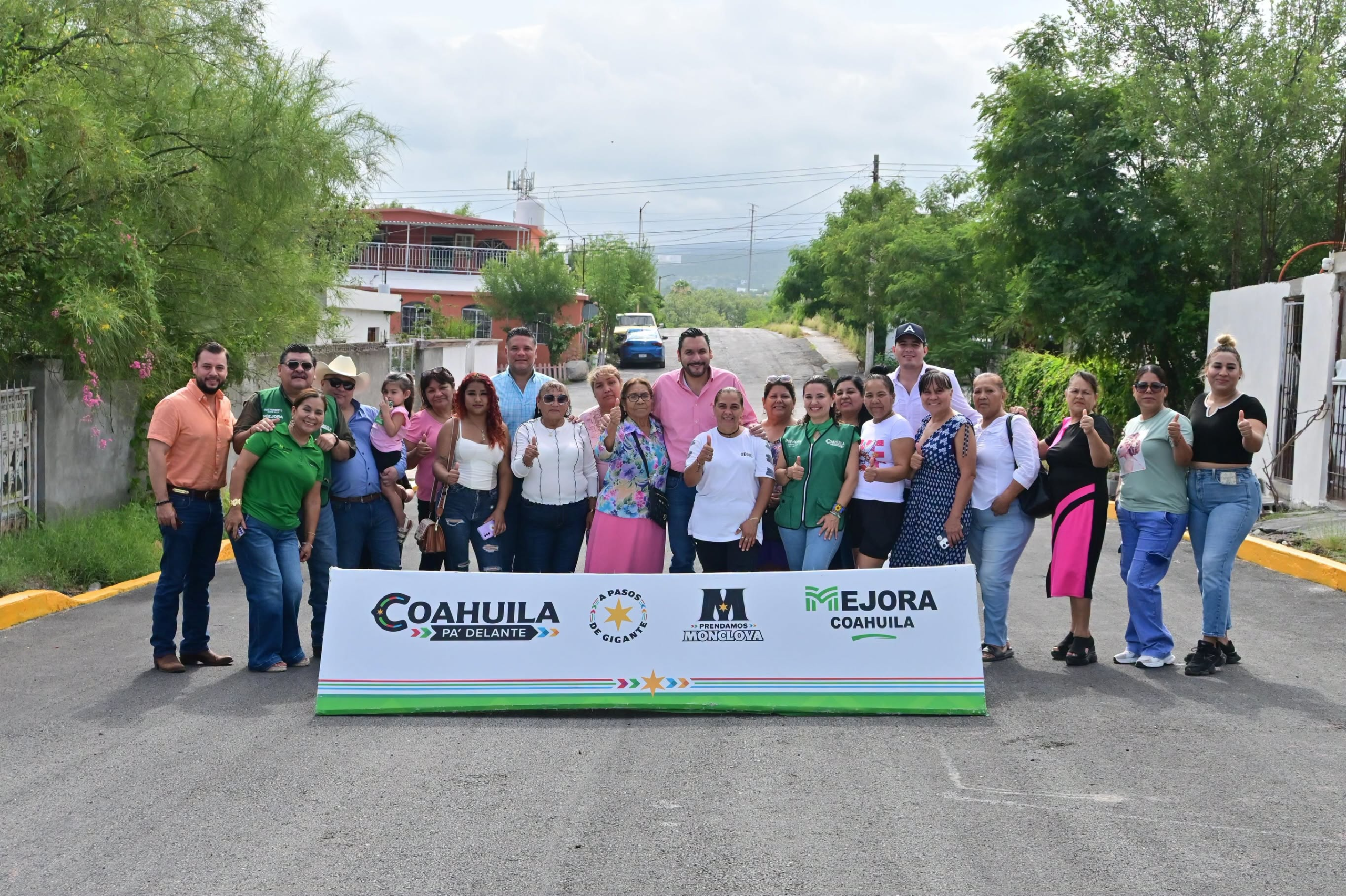 ENTREGA CARLOS VILLARREAL OBRAS DE PAVIMENTACIÓN EN LA COLONIA BUENOS AIRES