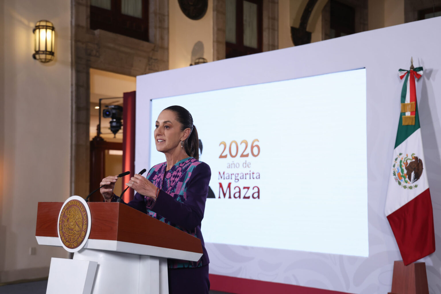 EXIGE SHEINBAUM A EU NO CRIMINALIZAR A MIGRANTES