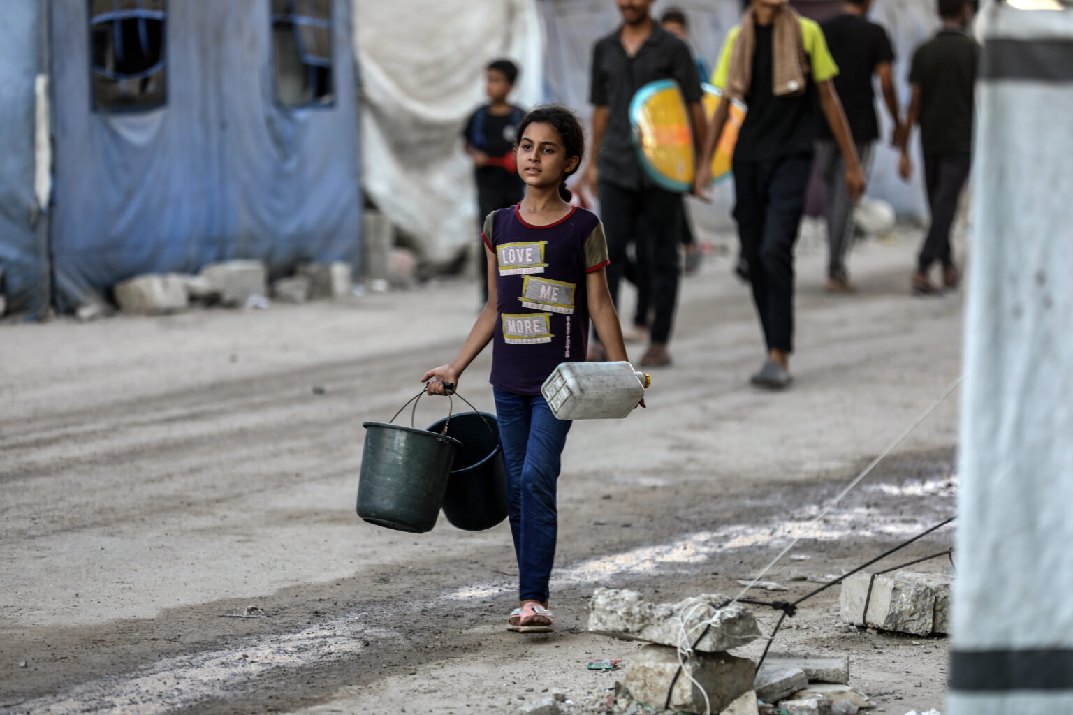 EL CONFLICTO EN ORIENTE MEDIO PODRÍA EMPUJAR A 23 MILLONES DE NIÑOS MÁS A LA POBREZA