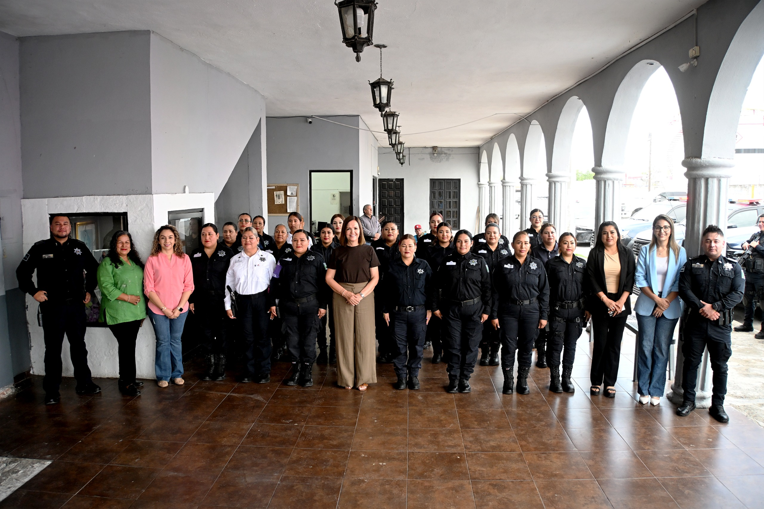 ENCABEZA SARI PÉREZ CANTÚ PASE DE LISTA EN SEGURIDAD PÚBLICA