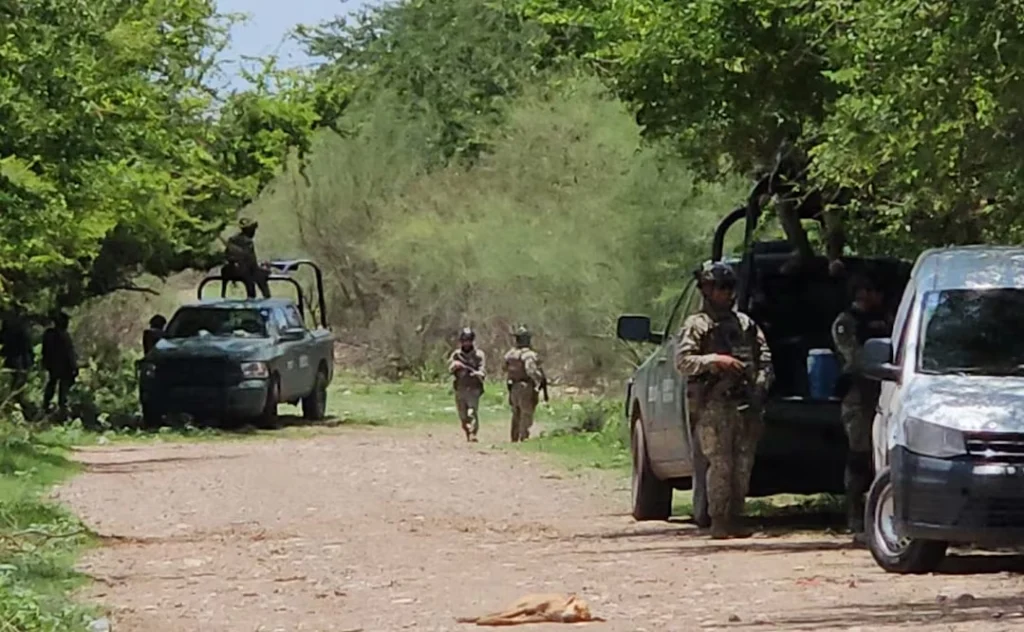 LOCALIZAN RESTOS ÓSEOS Y VESTIGIOS DE PRENDAS DE VESTIR EN MUNICIPIOS DE SINALOA; DESCUBREN DOS FOSAS CLANDESTINAS