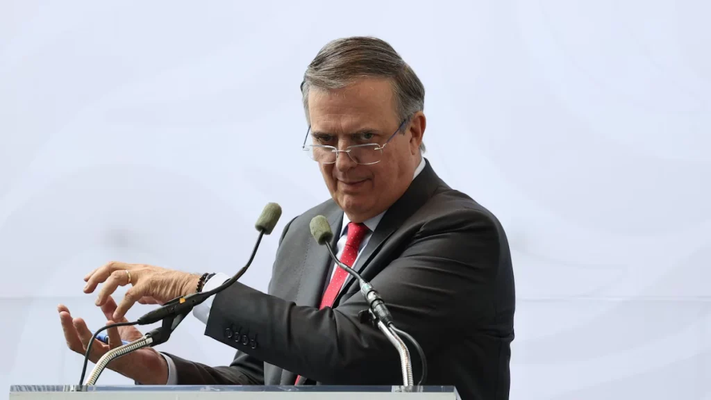 MÉXICO DESCARTA ‘VENGARSE’ DE TRUMP CON TARIFAS A EU: ‘SI TÚ PONES ARANCELES, ELLOS VAN A PONER MÁS’