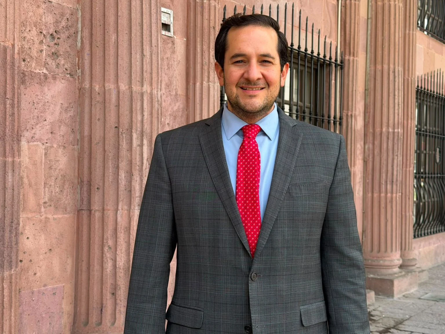 REFORZAR LA PREVENCIÓN DE RIESGOS POR INMUEBLES ABANDONADOS, PLANTEA GUILLERMO RUIZ A MUNICIPIOS