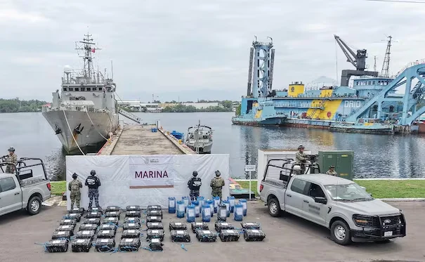 SEMAR ASEGURA AL SUROESTE DE CHIAPAS UNA EMBARCACIÓN CON MÁS DE UNA TONELADA DE COCAÍNA; HAY TRES DETENIDOS