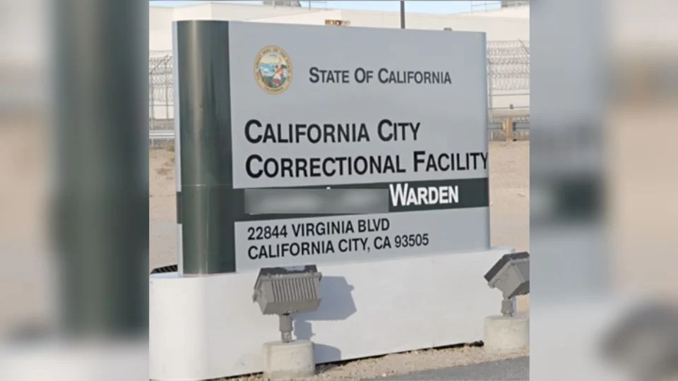 CENTRO DE DETENCIÓN DEL ICE EN CALIFORNIA NO PROPORCIONA ATENCIÓN MÉDICA ADECUADA A MIGRANTES, REVELA INFORME