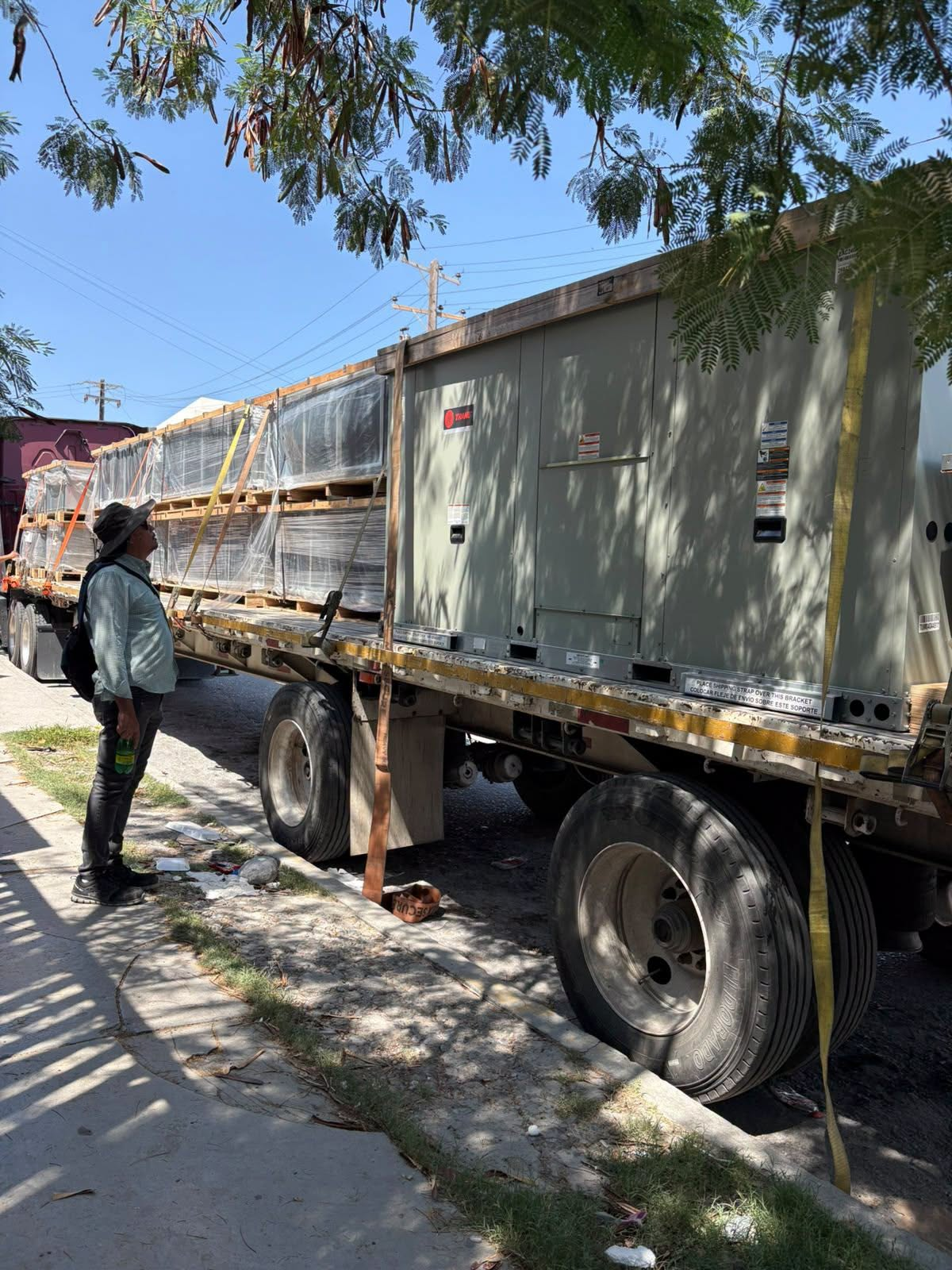 LLEGAN 11 EQUIPOS DE AIRE ACONDICIONADO PARA LA REMODELACIÓN DE LA CLÍNICA 7 DEL IMSS