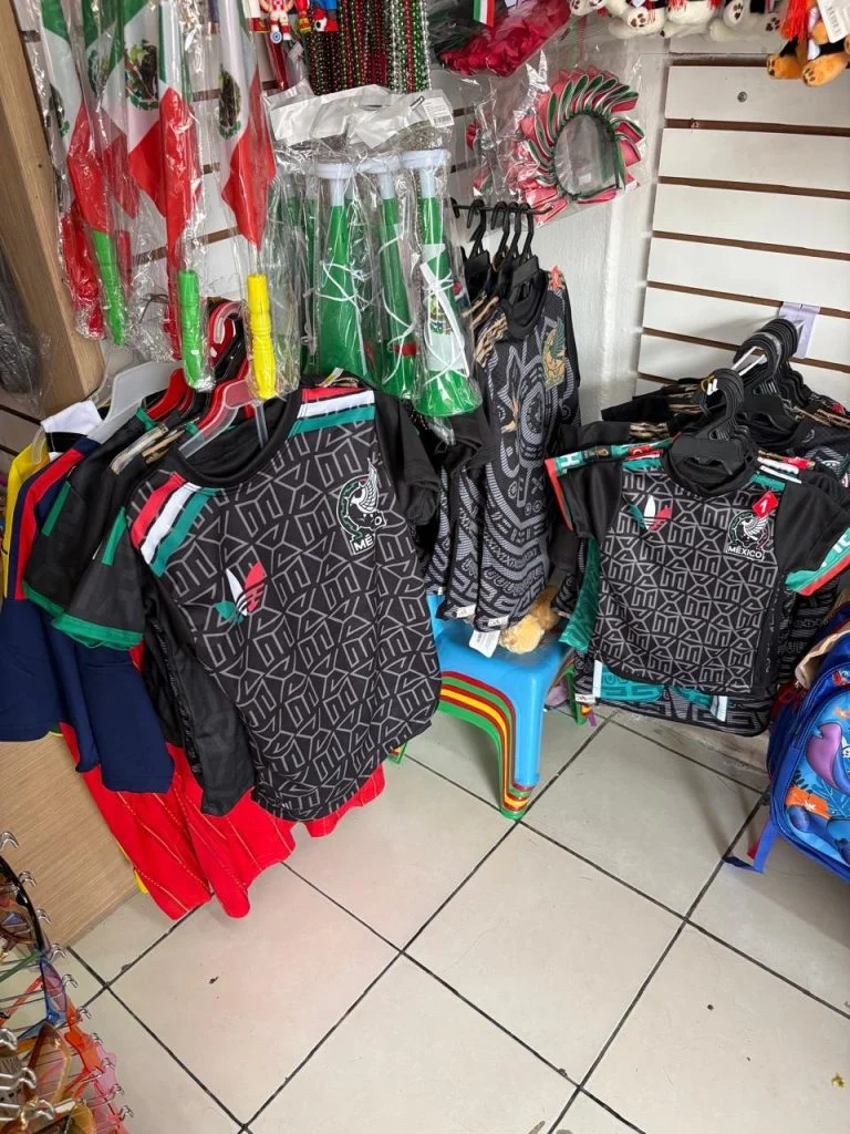REMATAN CAMISETAS DE MÉXICO TRAS ELIMINACIÓN