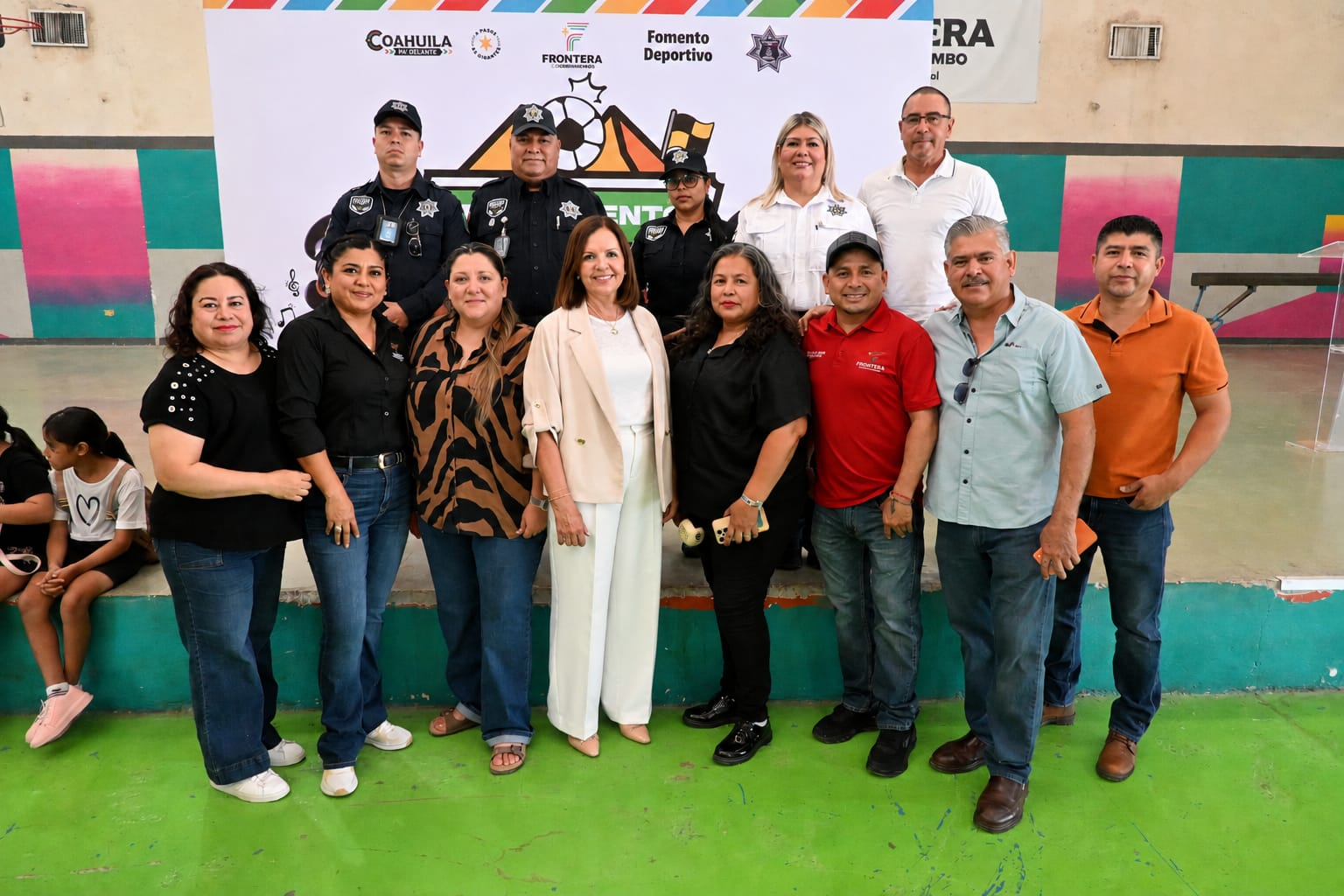 SARI PÉREZ DA LA BIENVENIDA A PARTICIPANTES DEL CAMPAMENTO DE VERANO 2026