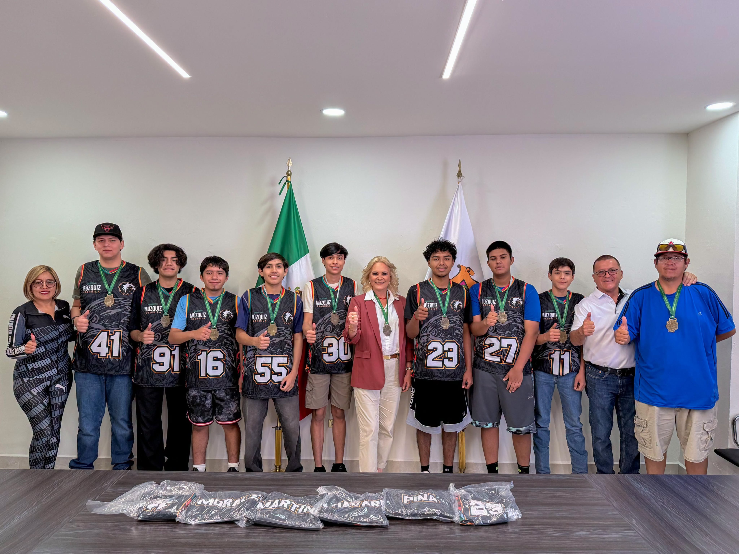 GOLDEN FALCONS, CAMPEONES ESTATALES, REPRESENTARÁN A MÚZQUIZ EN EVENTO DE INEDEC