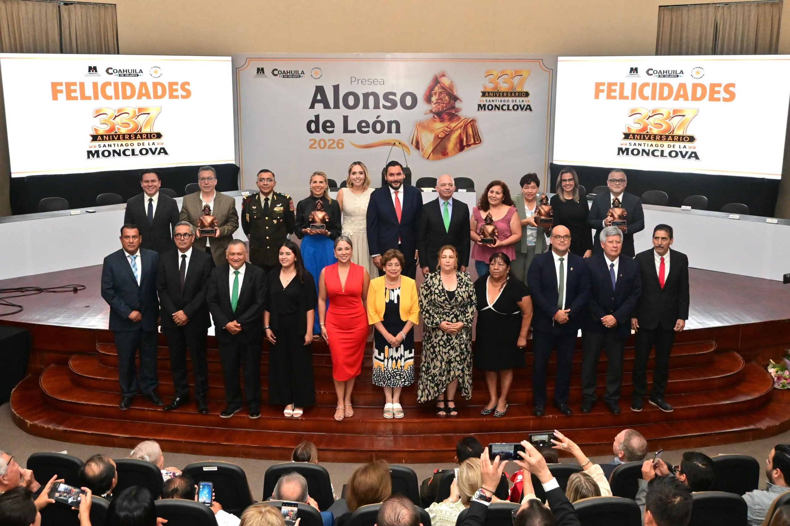 RECONOCEN A MONCLOVENSES DESTACADOS CON LA PRESEA ALONSO DE LEÓN 2026