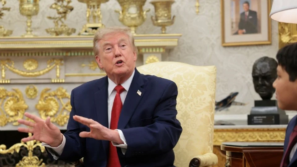 TRUMP DECLARA AL ESTRECHO DE ORMUZ COMO «NUEVO TERRITORIO DE EU» TRAS ACABAR EL PLAZO PARA LLEGAR A UN ACUERDO CON IRÁN