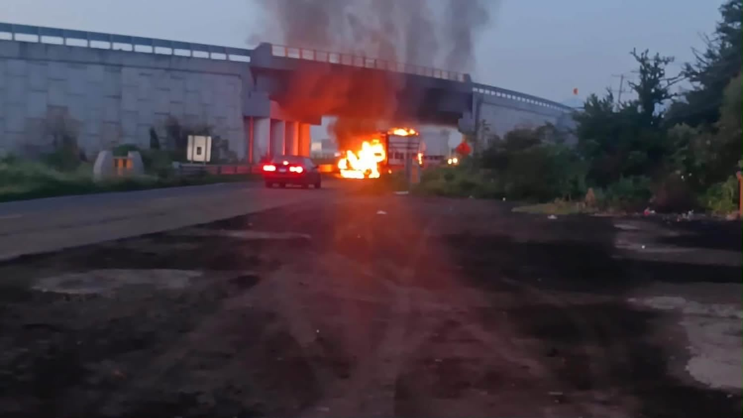 SE REGISTRAN NARCOBLOQUEOS EN MICHOACÁN