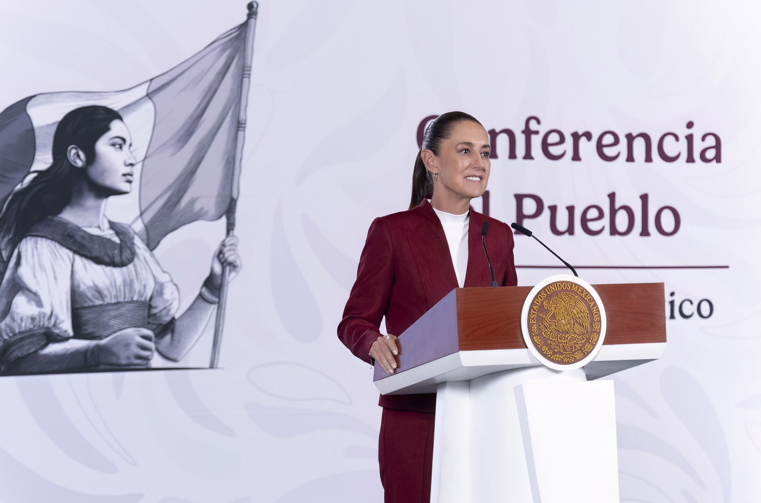 ORDENA SHEINBAUM ABRIR CONTRATOS DE FILIALES DE PEMEX Y CFE