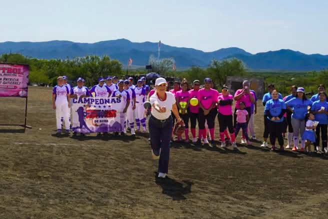 IMPULSA LAURA JIMÉNEZ EL SOFTBOL FEMENIL EN VILLA DE LAS ESPERANZAS
