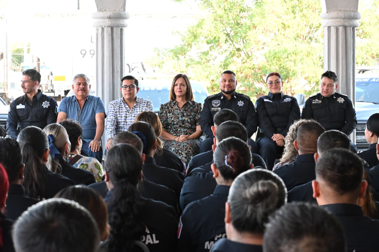 SARI PÉREZ EQUIPA A 103 ELEMENTOS DE SEGURIDAD PÚBLICA