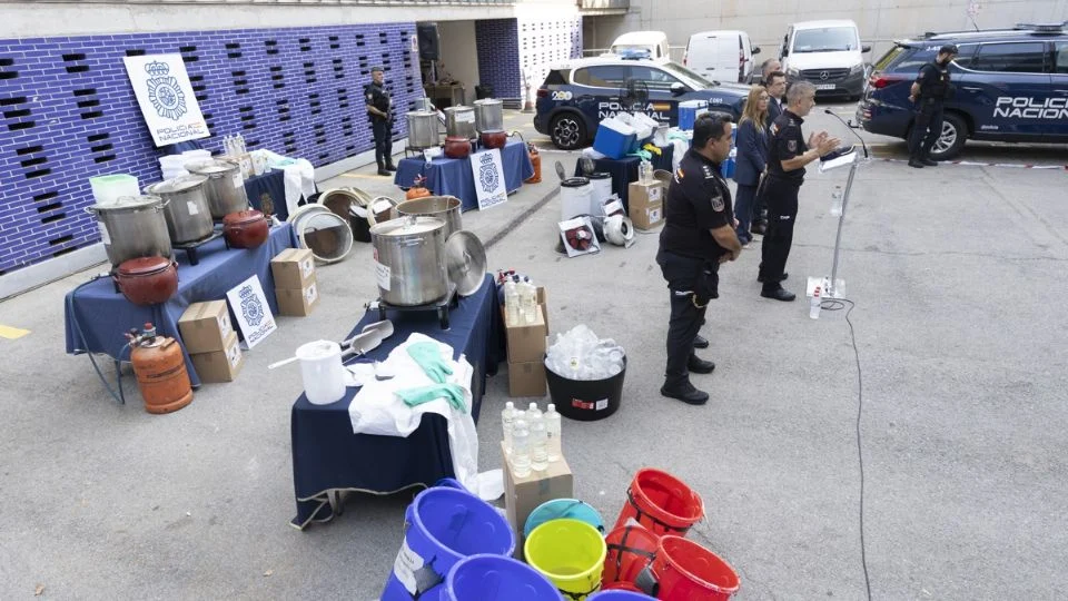 CAEN 13 INTEGRANTES DEL CJNG EN ESPAÑA Y DESMANTELAN LABORATORIO CLANDESTINO; INCAUTAN 2.5 TONELADAS DE M*TANFETAMINA