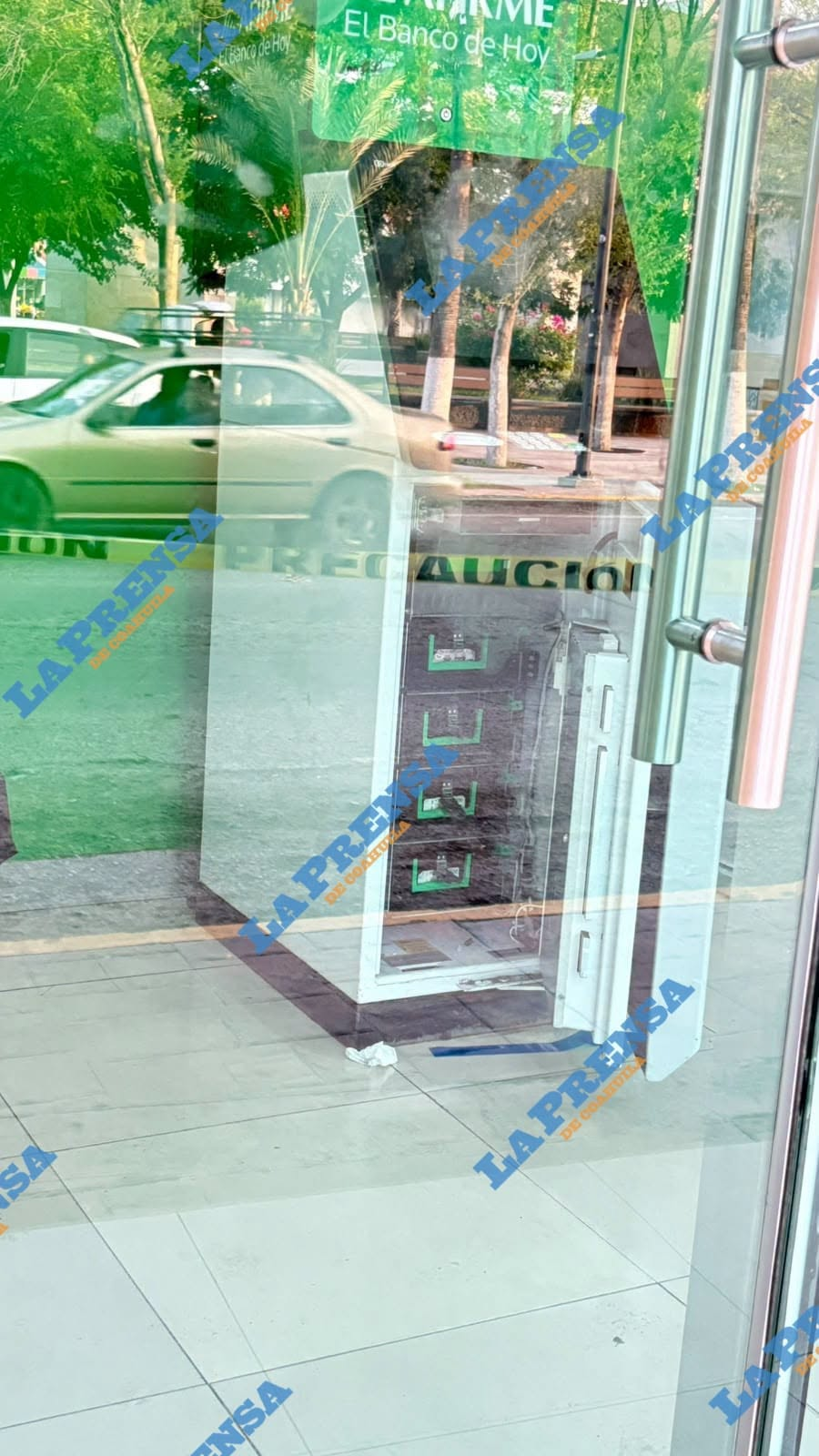 QUEDARON EXPUESTOS BILLETES TODA LA NOCHE EN CAJERO AUTOMÁTICO