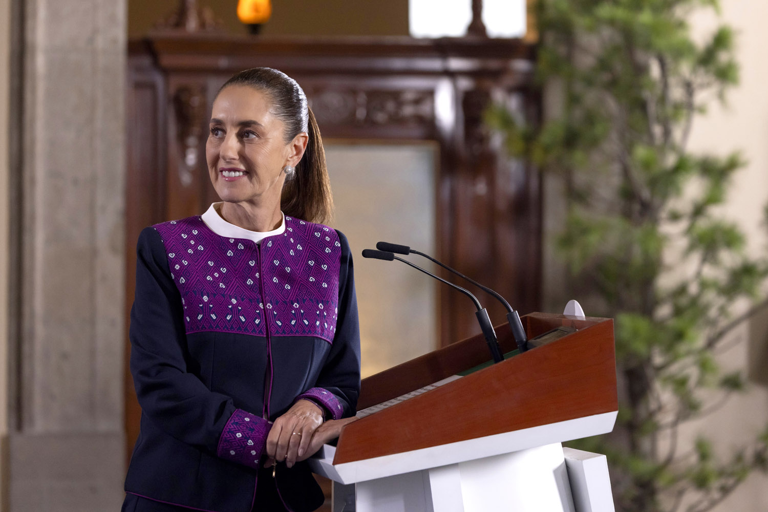 INSISTIRÁ SHEINBAUM EN INVITAR AL PAPA LEÓN A MÉXICO