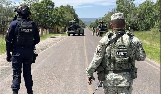 AGREDEN CON ARMA DE FUEGO A ELEMENTOS DEL EJÉRCITO EN GUERRERO; REPELEN ATAQUE Y DETIENEN A DOS INTEGRANTES DE «LOS ARDILLOS»