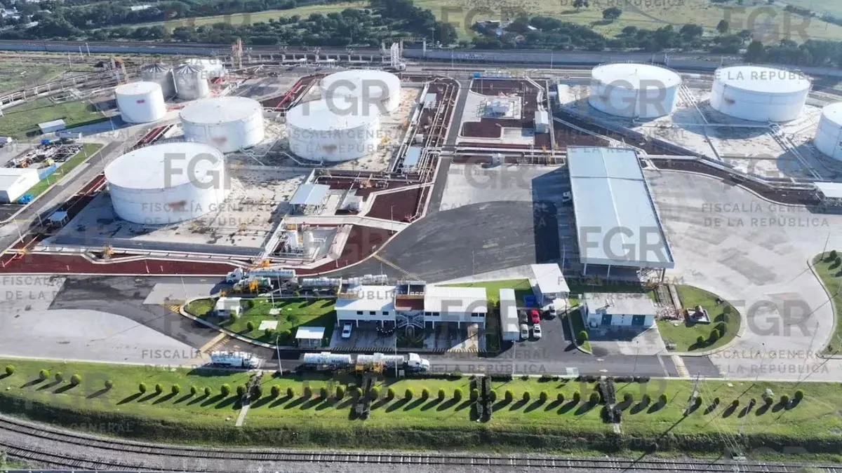 EL MISTERIO DE LOS 59 MILLONES DE LITROS DE HUACHICOL: SHEINBAUM REVELA QUE FGR INVESTIGA RUTA
