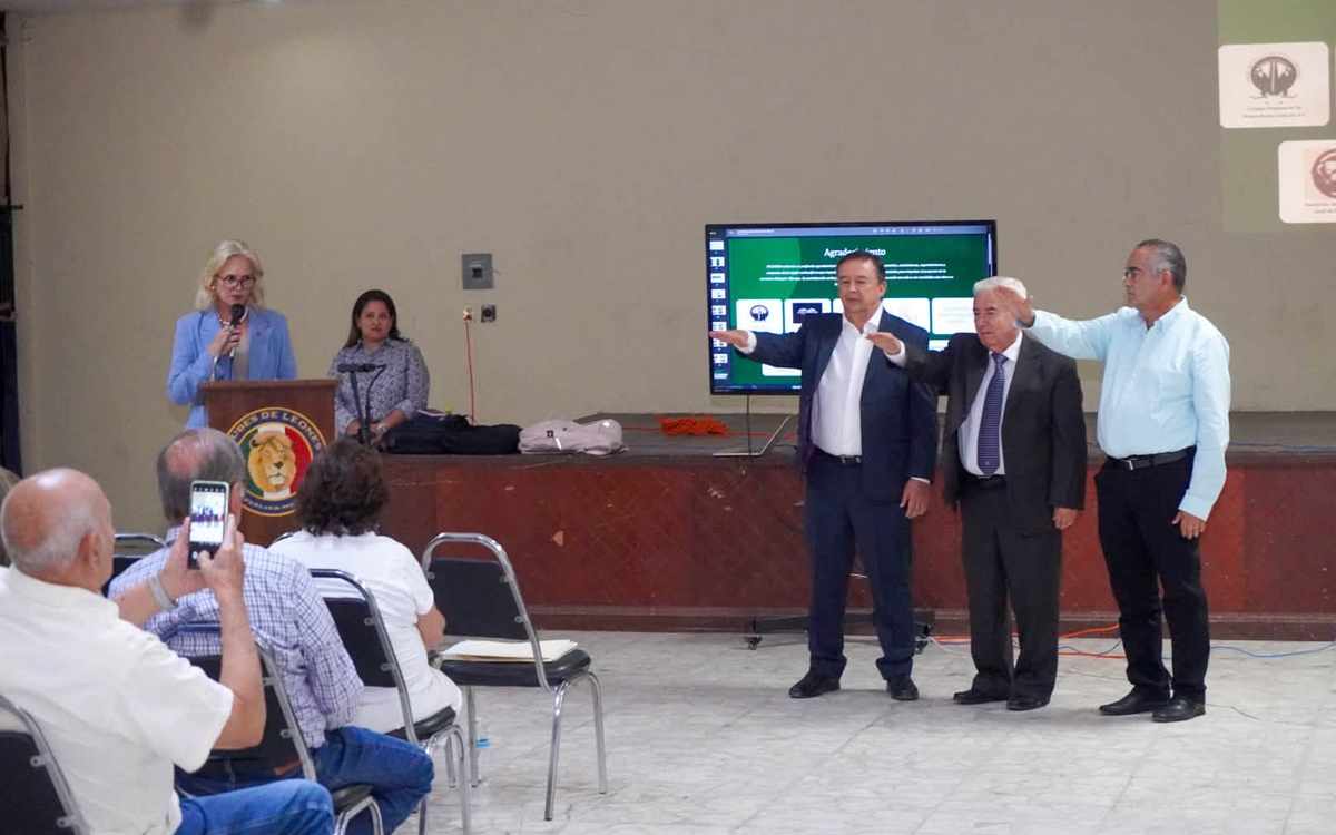 TOMA PROTESTA NUEVA MESA DIRECTIVA DE PACUDEM EN MÚZQUIZ