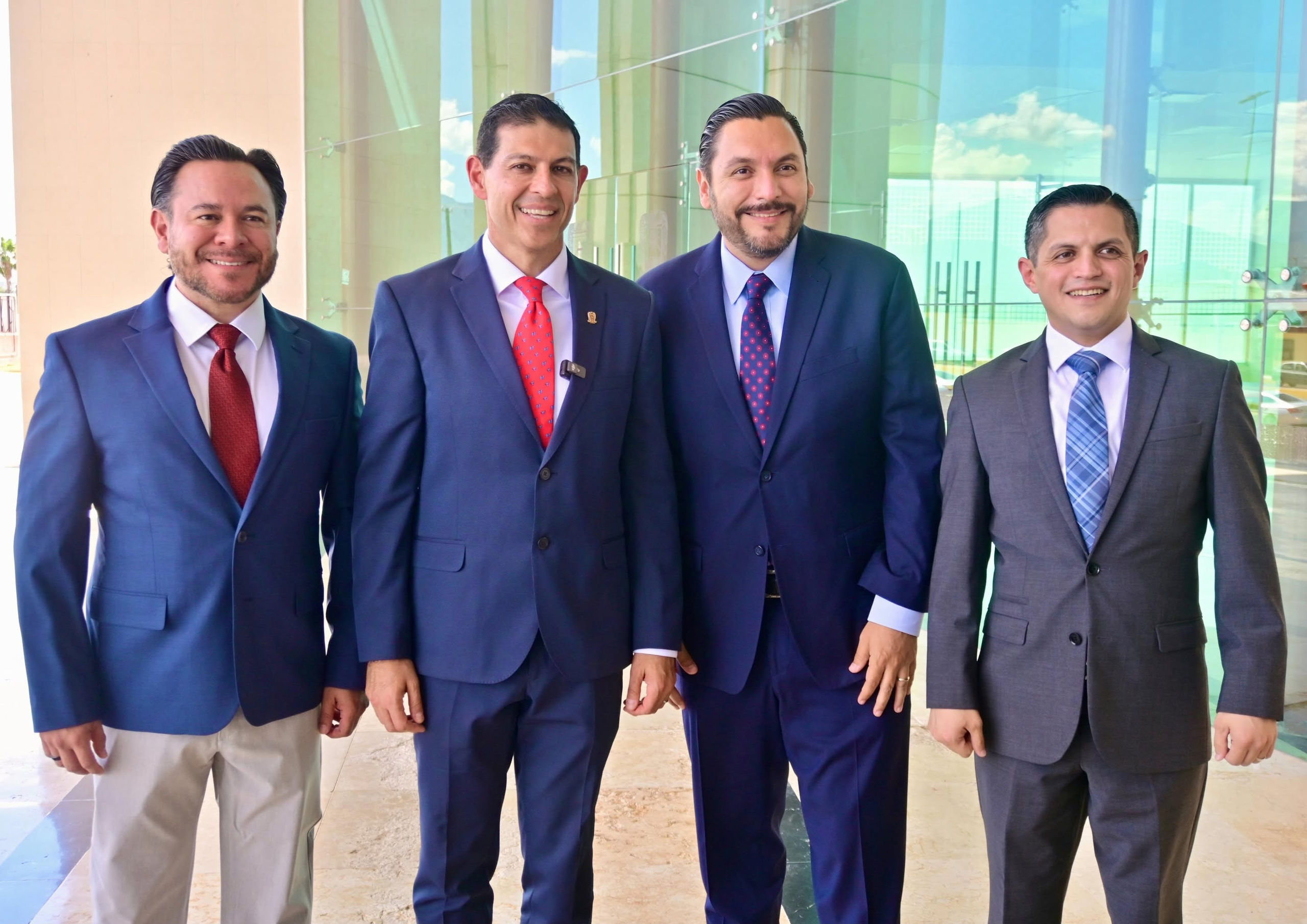 FORTALECEN COORDINACIÓN ENTRE AYUNTAMIENTO Y UADEC EN BENEFICIO DE UNIVERSITARIOS