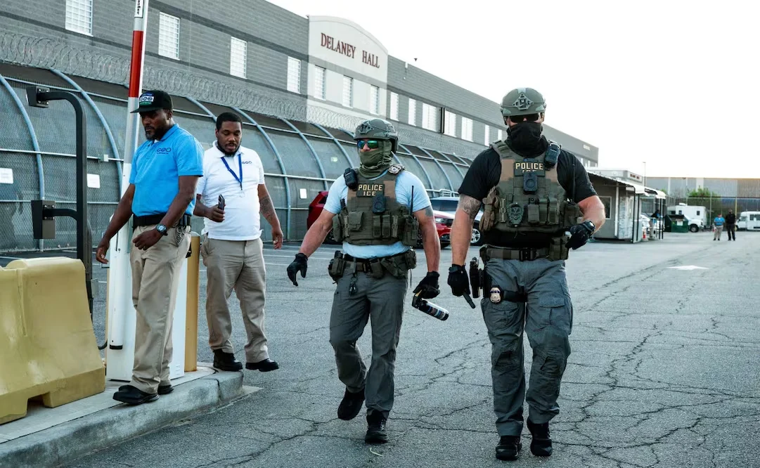 ICE RETIENE MÁS DE 342 PERSONAS EN CENTRO CON CAPACIDAD PARA 56; CONGRESISTAS DENUNCIAN HACIN4MIENTO EN FLORIDA