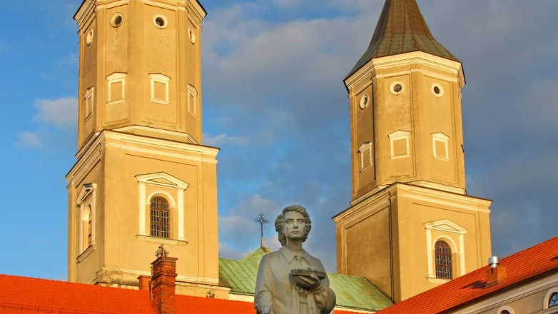 APUÑ4LAMIENTO EN POLONIA: MUER* UNA PERSONA Y CUATRO RESULTAN LESION4DAS EN UN CONVENTO