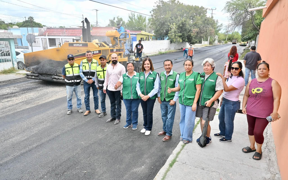 RECARPETEAN CALLE JOSEFINA FLORES EN LA COLONIA HUIZACHAL