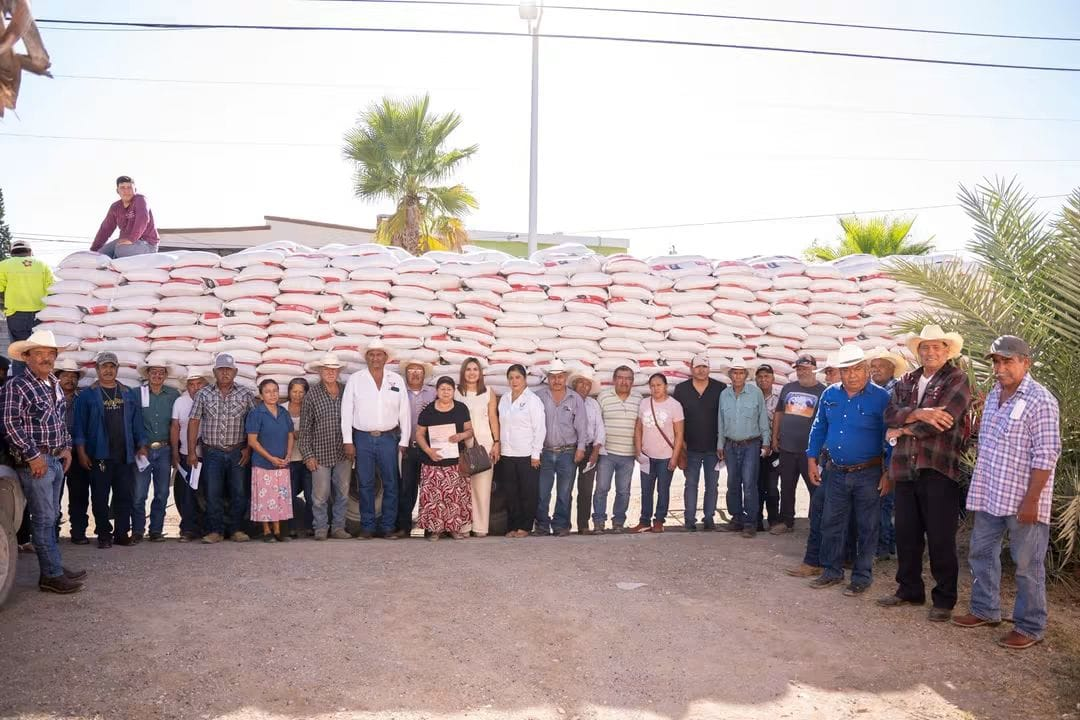 FORTALECE YESICA SIFUENTES AL SECTOR AGROPECUARIO CON ENTREGA DE SUPLEMENTO