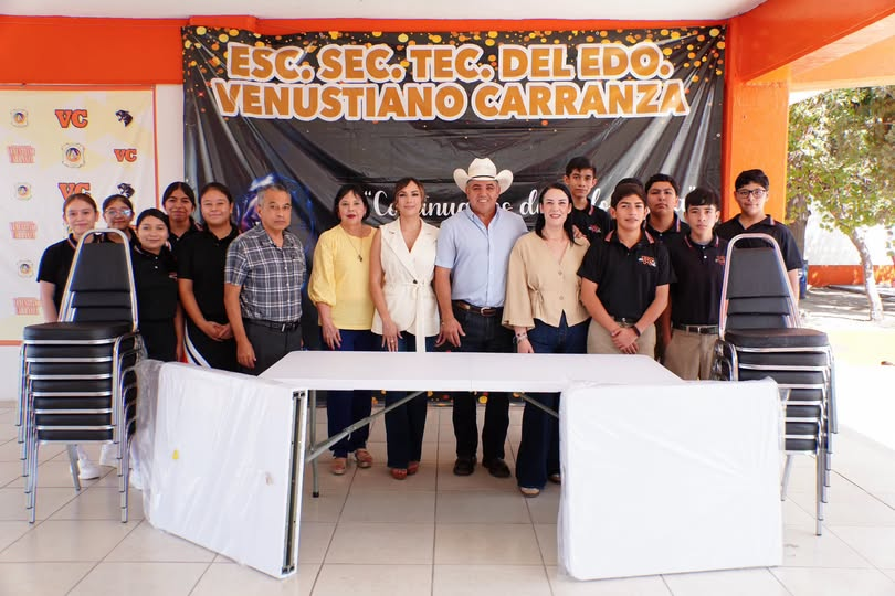 ENTREGAN MOBILIARIO Y EQUIPAMIENTO A SECUNDARIA VENUSTIANO CARRANZA DE SABINAS