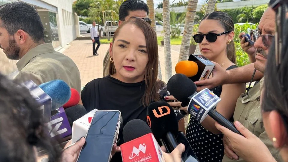 ASESIN*N A FOTÓGRAFA EN PRESUNTO ATAQUE DIRECTO EN SINALOA; TENÍA OCHO MESES DE EMBARAZO