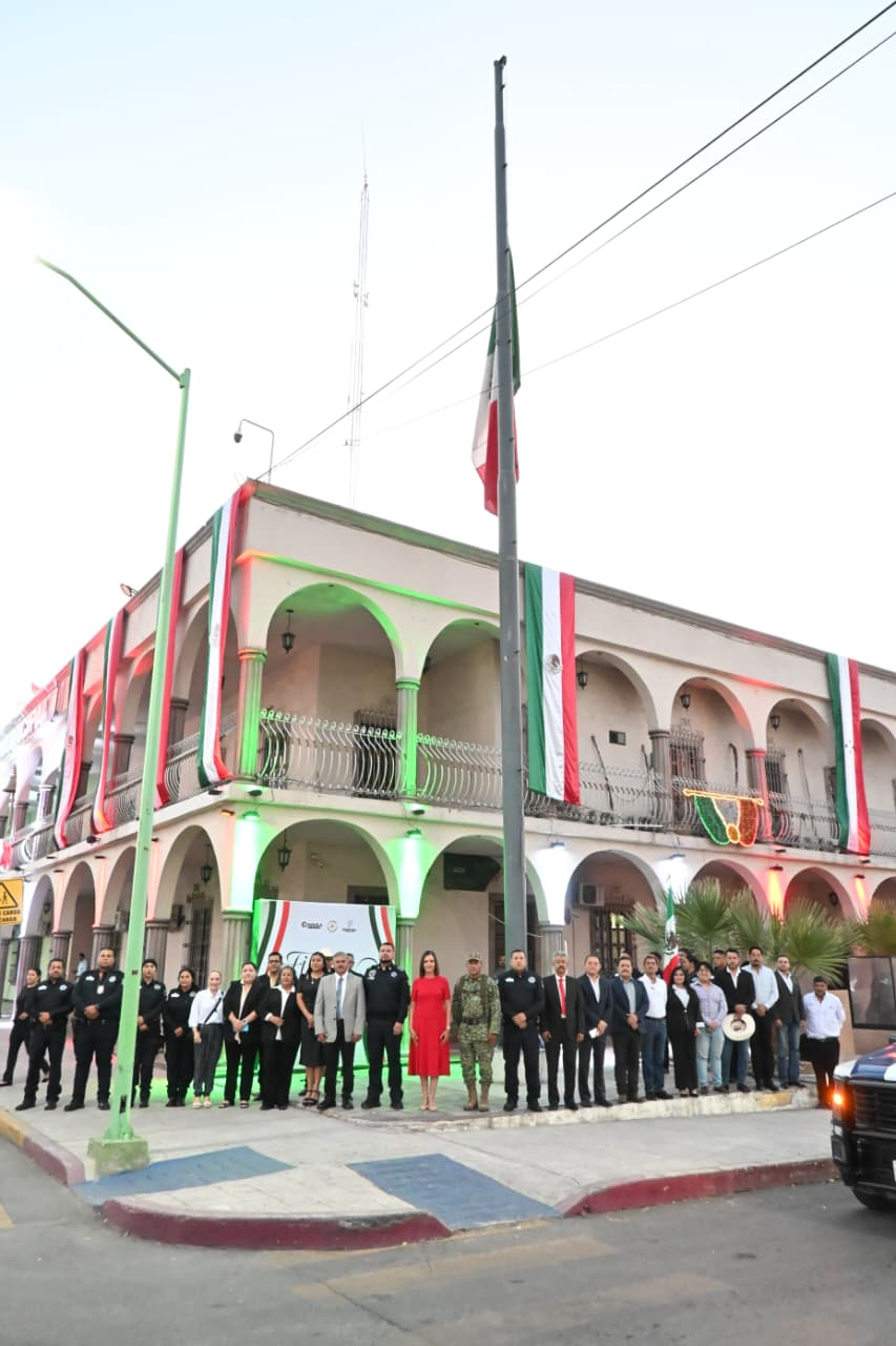 SARI IZA LA BANDERA Y ENCIENDE EL ORGULLO PATRIO EN FRONTERA