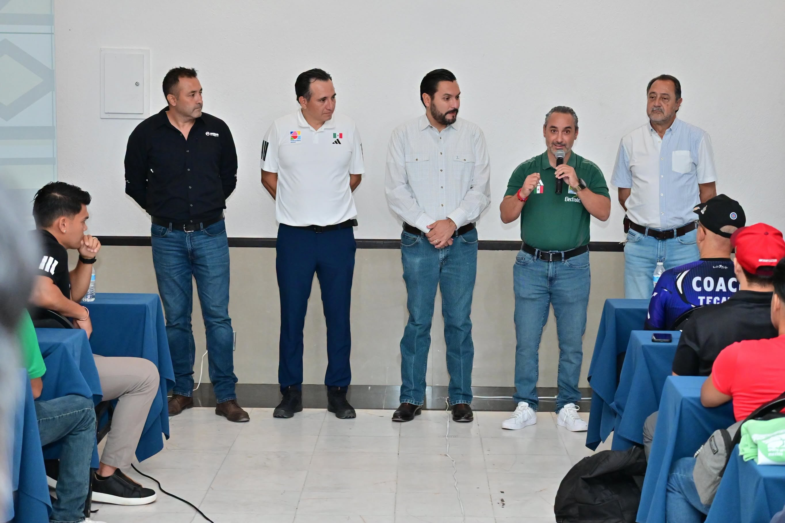 CAPACITAN EN MONCLOVA A ENTRENADORES DE TIRO CON ARCO