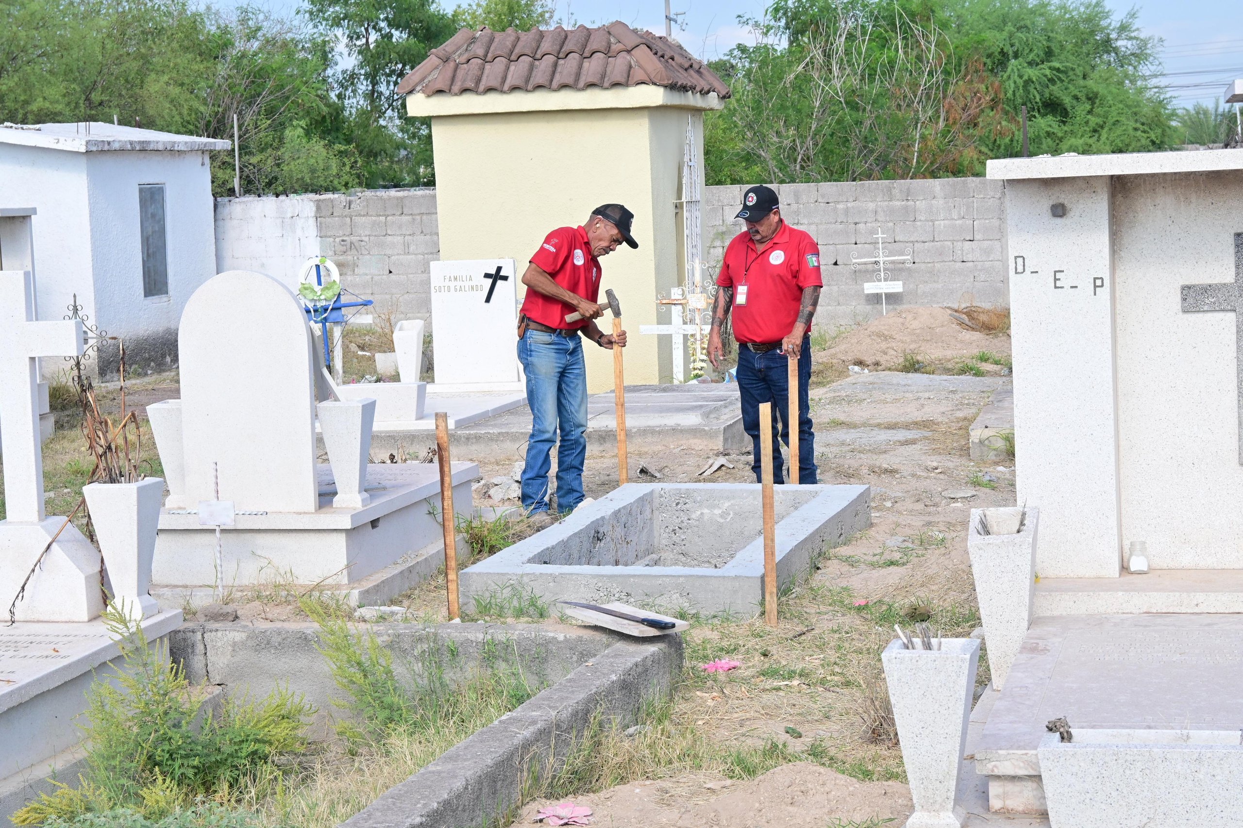 SARI REFUERZA LIMPIEZA Y MEDIDAS PREVENTIVAS EN EL PANTEÓN DOLORES