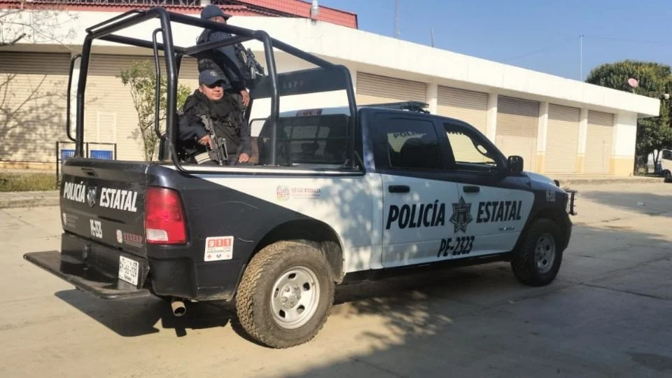 SE REGISTRA AT4QUE ARM4DO EN UNA ESCUELA DE OAXACA; M4TAN A MAESTRO, SECRETARIO SINDICAL EN LA CETEO